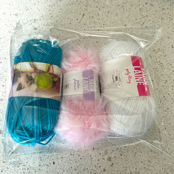 🆕 NEW 3 pcs Yarn Acrylic Polyester and Nylon - Picture 2 of 9